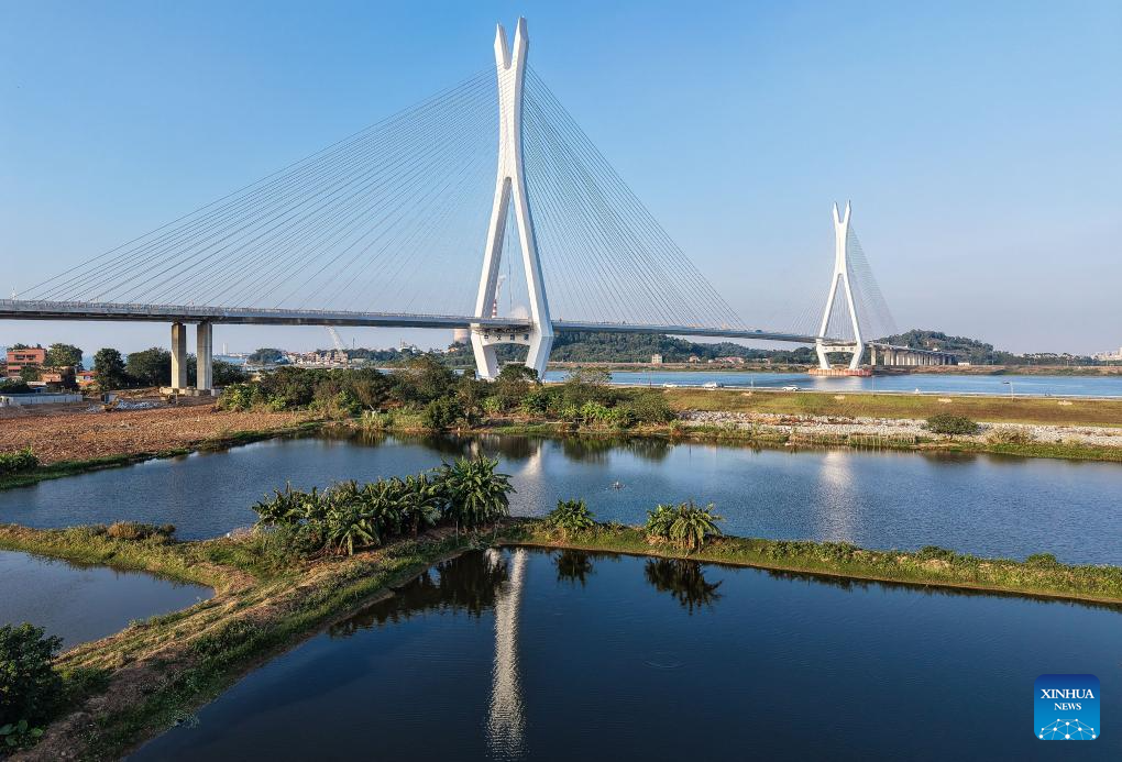 Bridge linking Guangzhou, Foshan to open to traffic