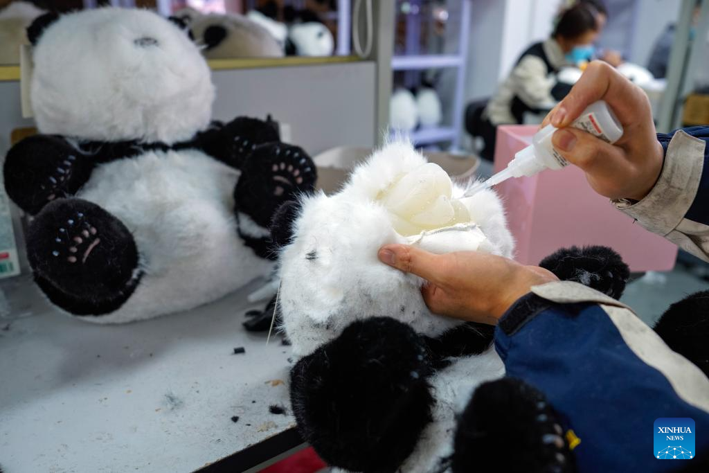 China's innovative panda toys get popular around world