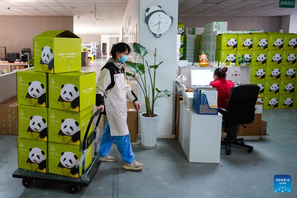 China's innovative panda toys get popular around world