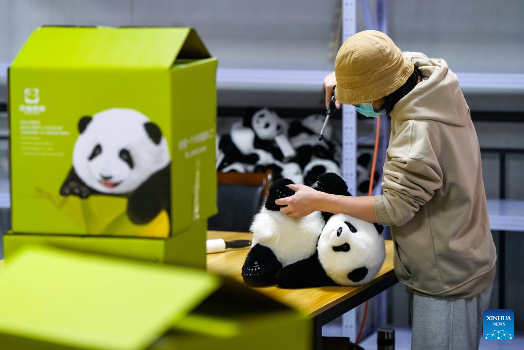 China's innovative panda toys get popular around world