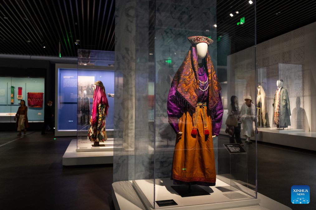 Silk textiles from Russian Museum of Ethnography showcased in Wuhan