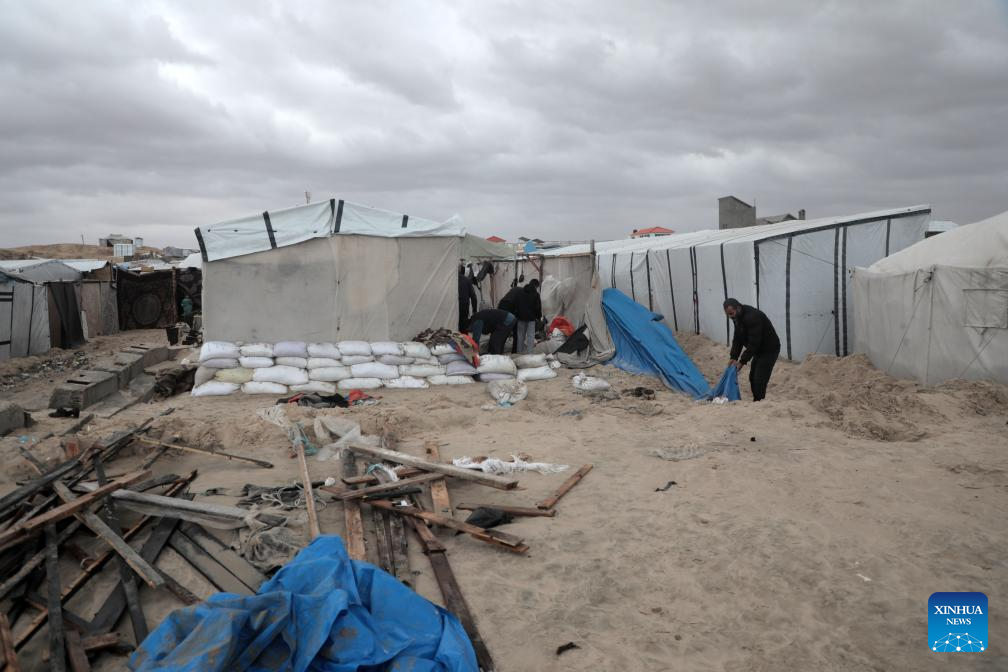 UN humanitarian partners assess flood damage to displaced Gazans