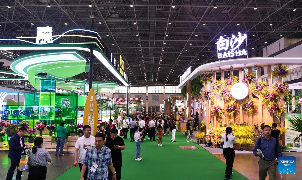 27th China (Hainan) Int'l Winter Trade Fair opens in Haikou