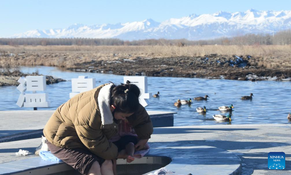 Wondrous Xinjiang: Hot springs spread warmth among locals, tourists