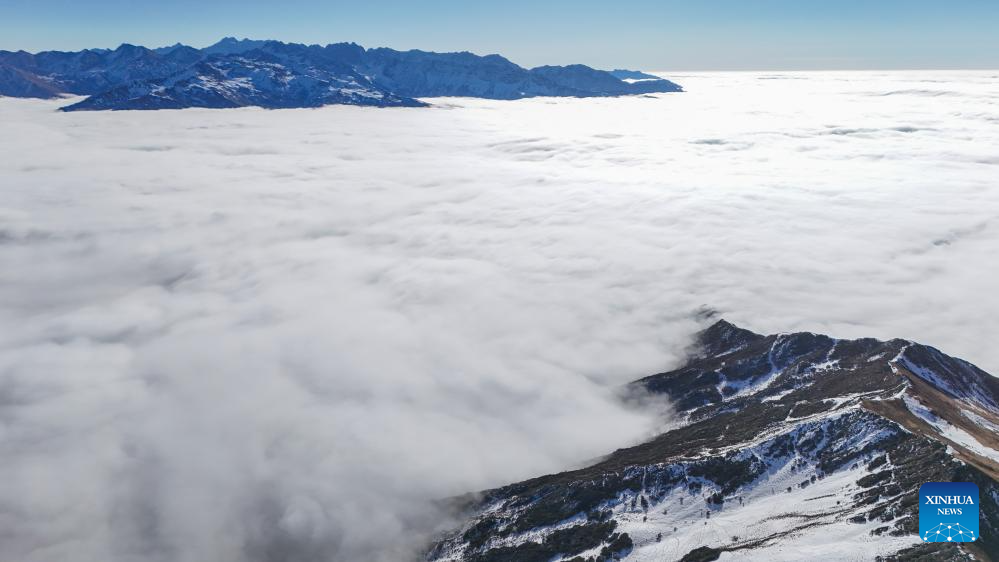 Scenery of cloud-shrouded Jiajin Mountain in Sichuan