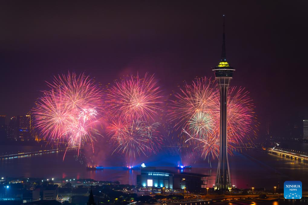 Macao holds firework show to celebrate 25th anniversary of returning to motherland