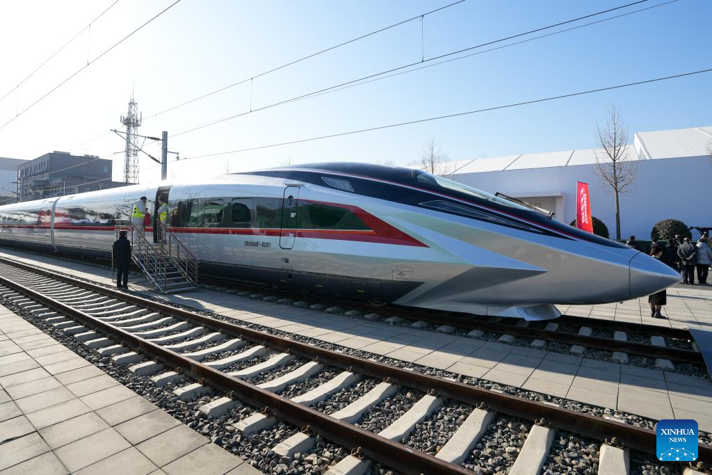 China Focus: China debuts prototypes of world's fastest high-speed train