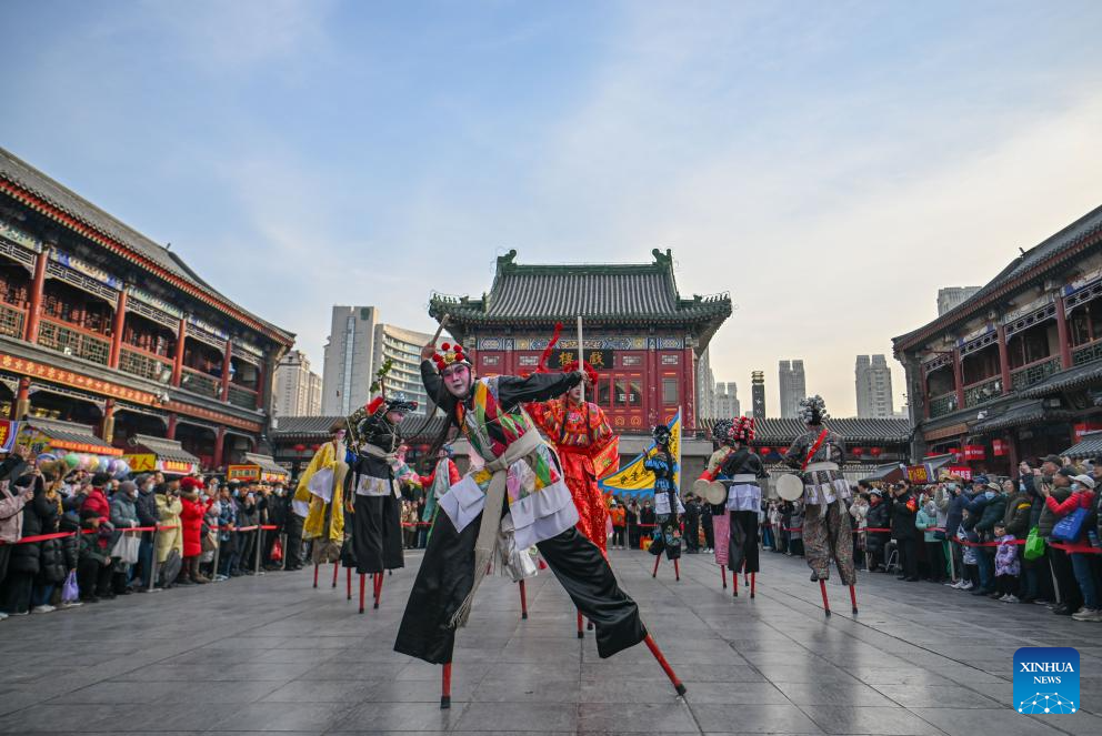 New Year's Day celebrated across China