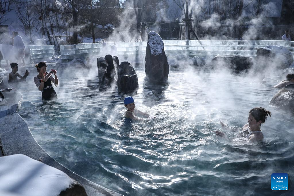 People across China mark last day of 2024