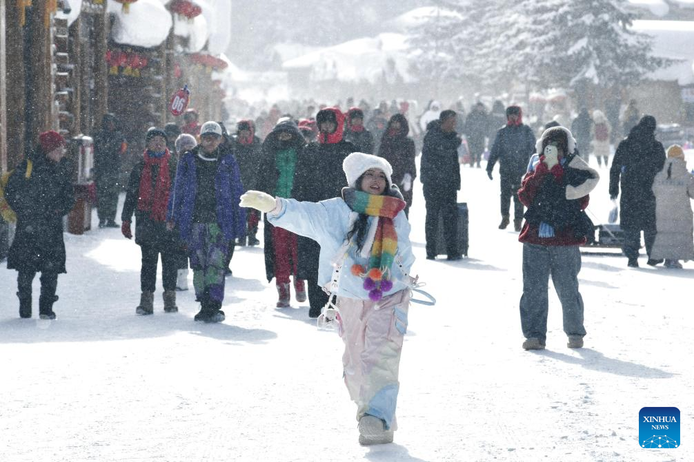 People across China mark last day of 2024