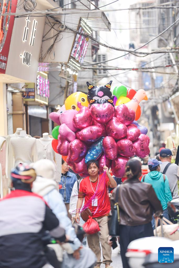 People across China mark last day of 2024