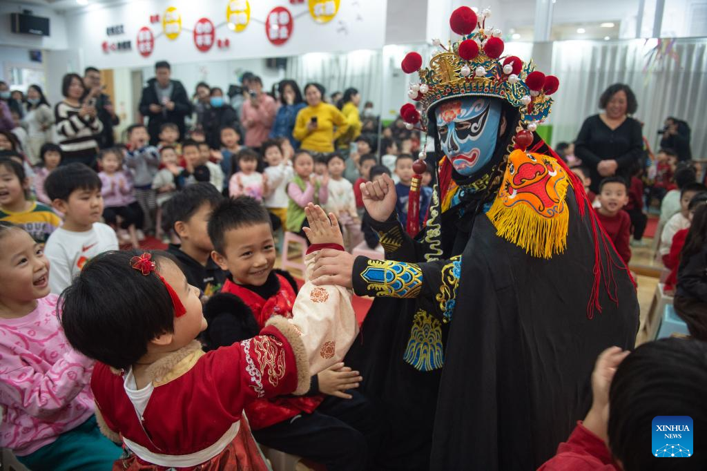 People across China mark last day of 2024