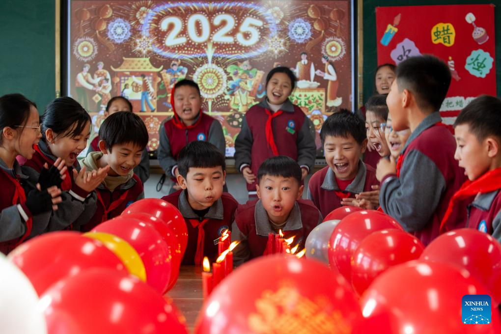 People across China mark last day of 2024