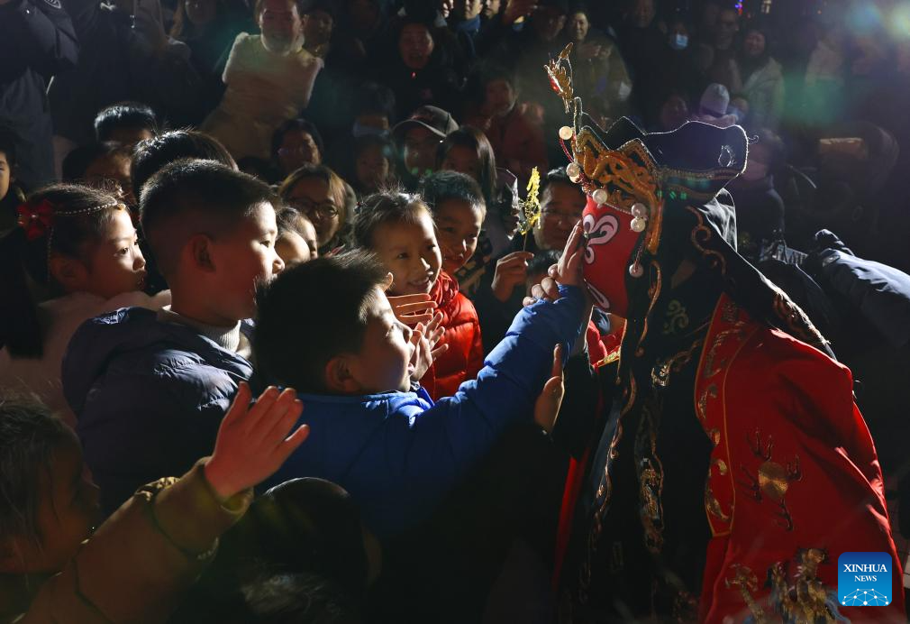 People across China mark last day of 2024