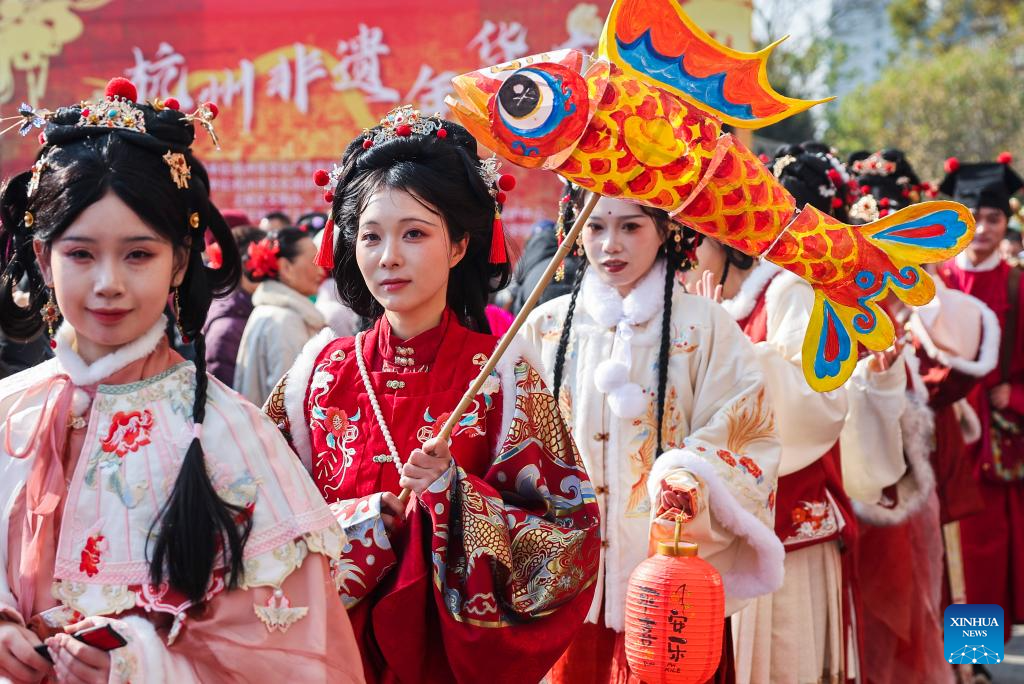 New Year fair opens in Hangzhou, E China