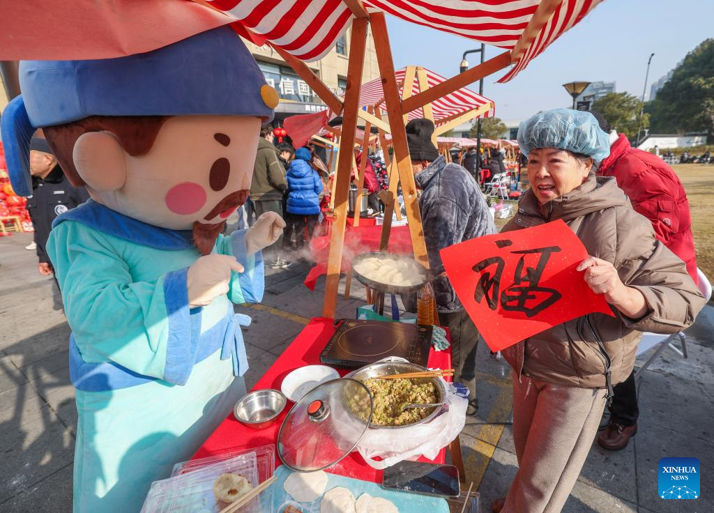 New Year fair opens in Hangzhou, E China