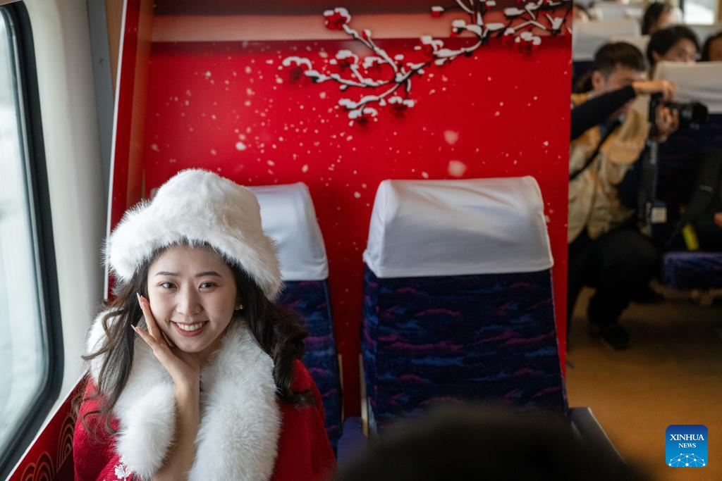 Train themed on ice and snow tourism starts operation in China's Heilongjiang