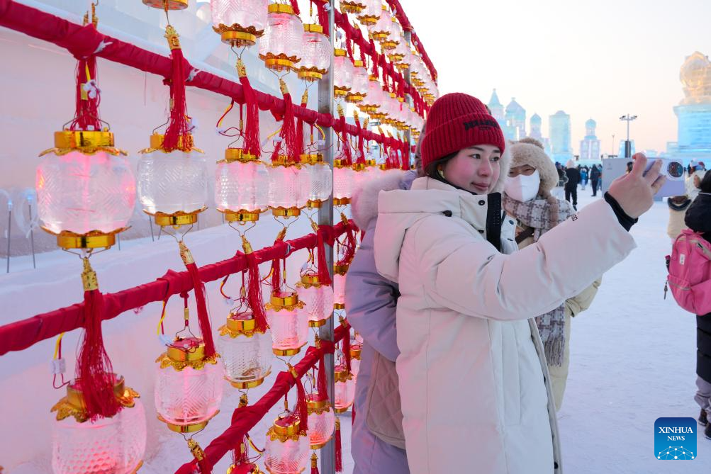 Harbin Ice-Snow World receives more than 2 million visitors in over one month