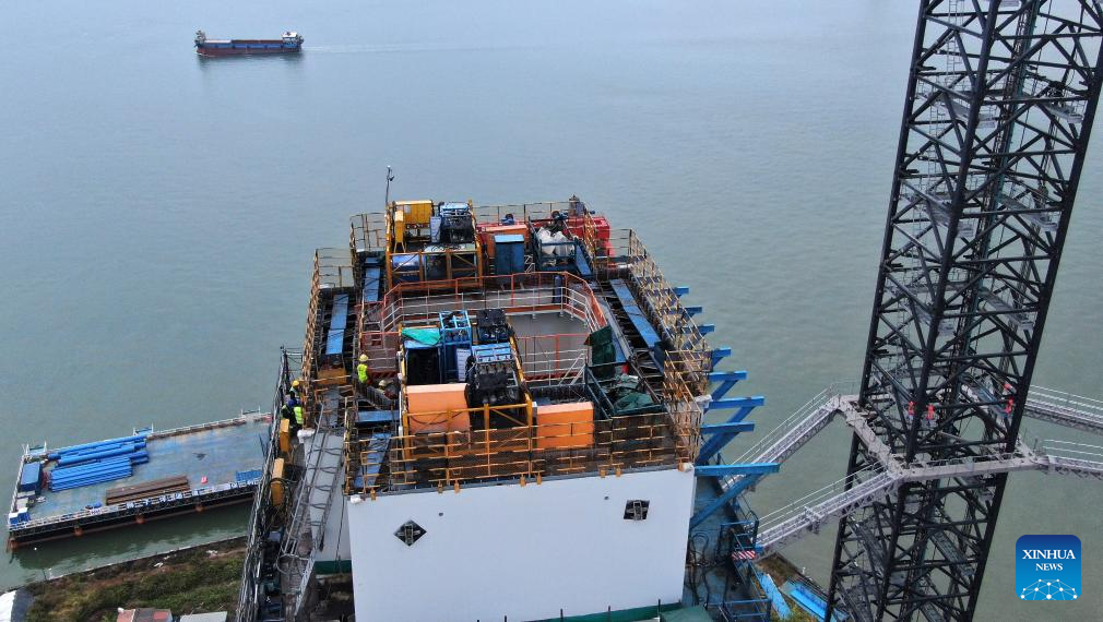 Shiziyang grand bridge under construction in China's Guangdong