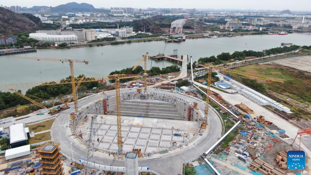 Shiziyang grand bridge under construction in China's Guangdong