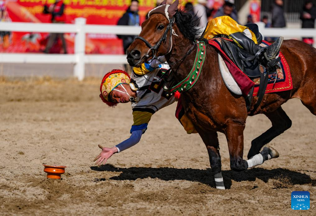 Lhasa hosts equestrian show amid Tibetan New Year celebrations