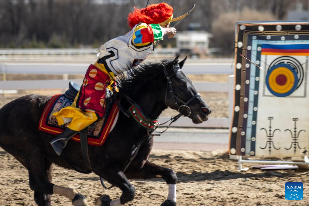 Lhasa hosts equestrian show amid Tibetan New Year celebrations