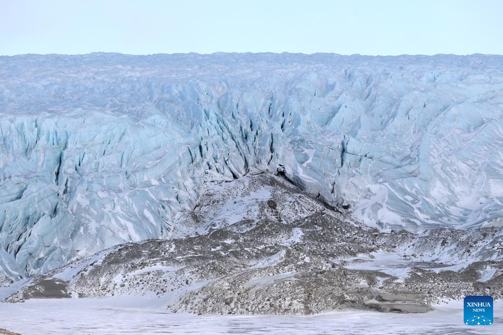 Scenery of ice sheets near Kangerlussuaq