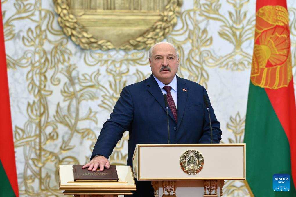 Lukashenko officially takes office as Belarusian president