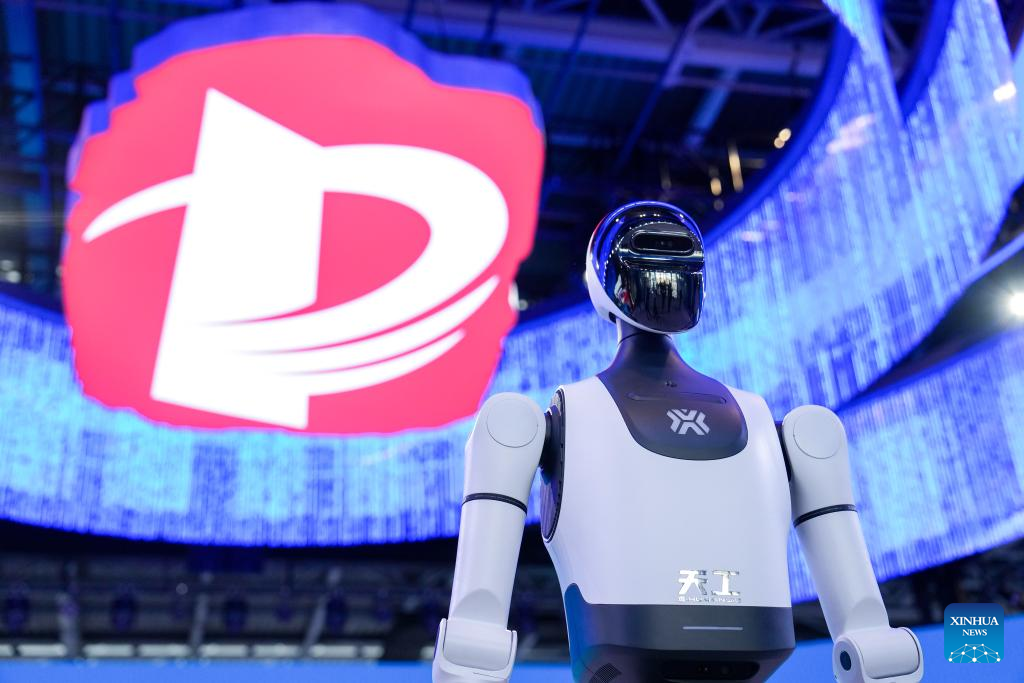 Humanoid robots shine at 2025 Zhongguancun Forum
