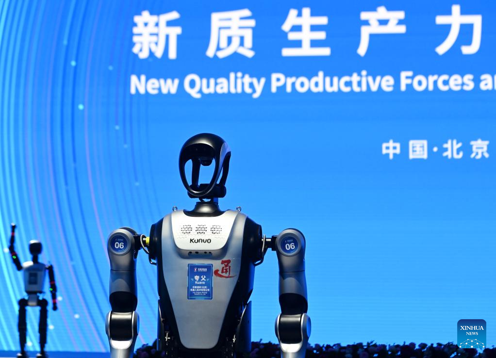 Humanoid robots shine at 2025 Zhongguancun Forum