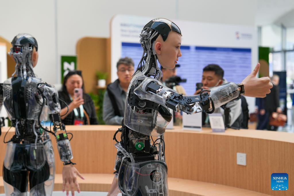 Humanoid robots shine at 2025 Zhongguancun Forum