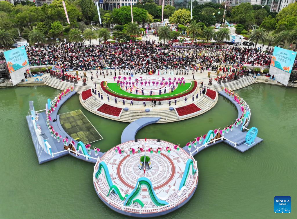 Carnival opens to mark Sanyuesan Festival in Nanning, Guangxi