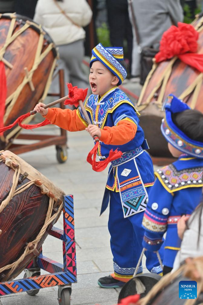 Carnival opens to mark Sanyuesan Festival in Nanning, Guangxi