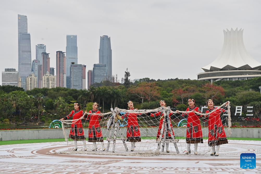 Carnival opens to mark Sanyuesan Festival in Nanning, Guangxi