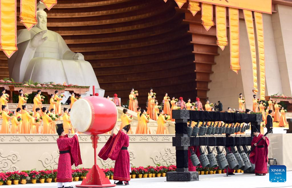 Grand ceremony held to worship legendary ancestor Huangdi in China's Henan