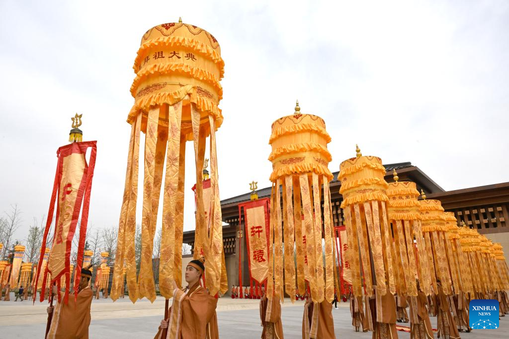 Grand ceremony held to worship legendary ancestor Huangdi in China's Henan