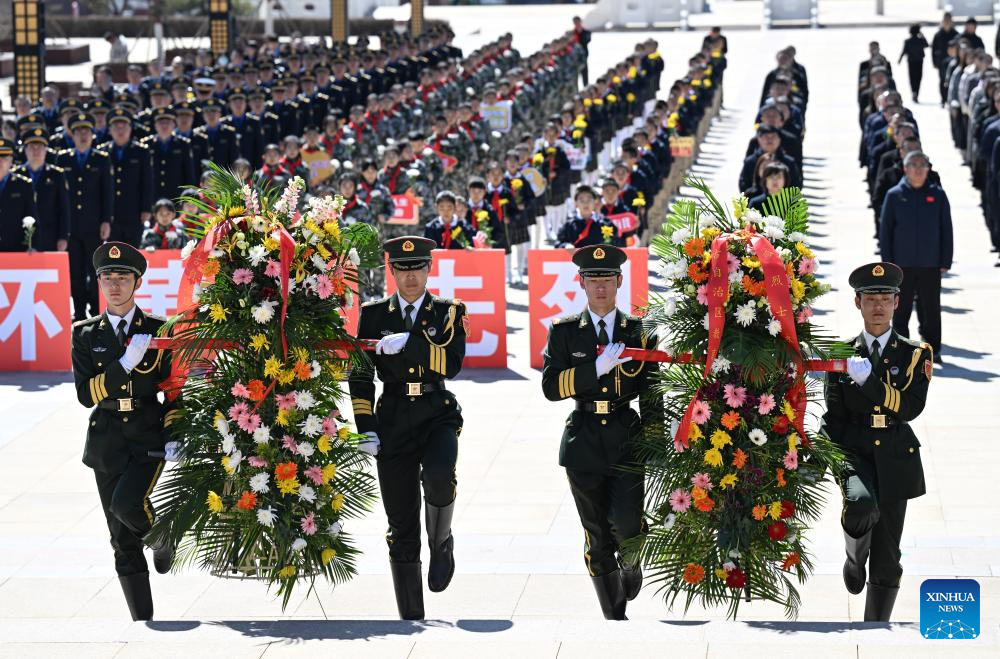 People across China pay tribute to martyrs ahead of Qingming Festival