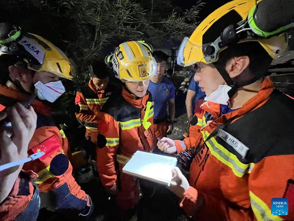 Chinese rescuers extricate survivor trapped for 125 hours in Myanmar's Mandalay