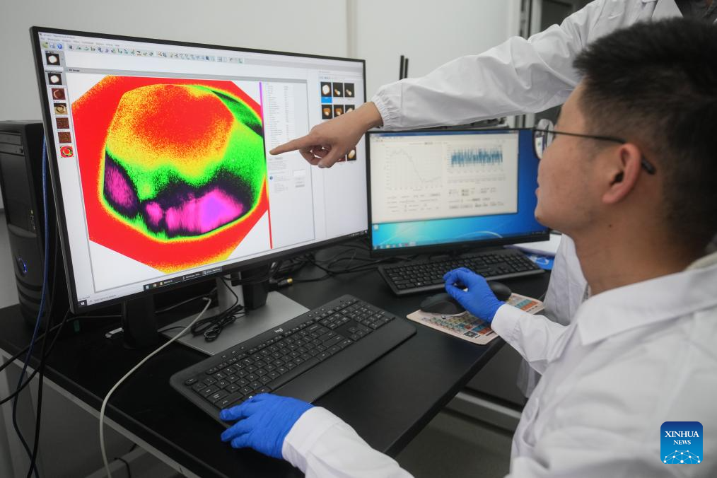 China Focus: China achieves breakthrough in solar-powered water splitting for hydrogen production