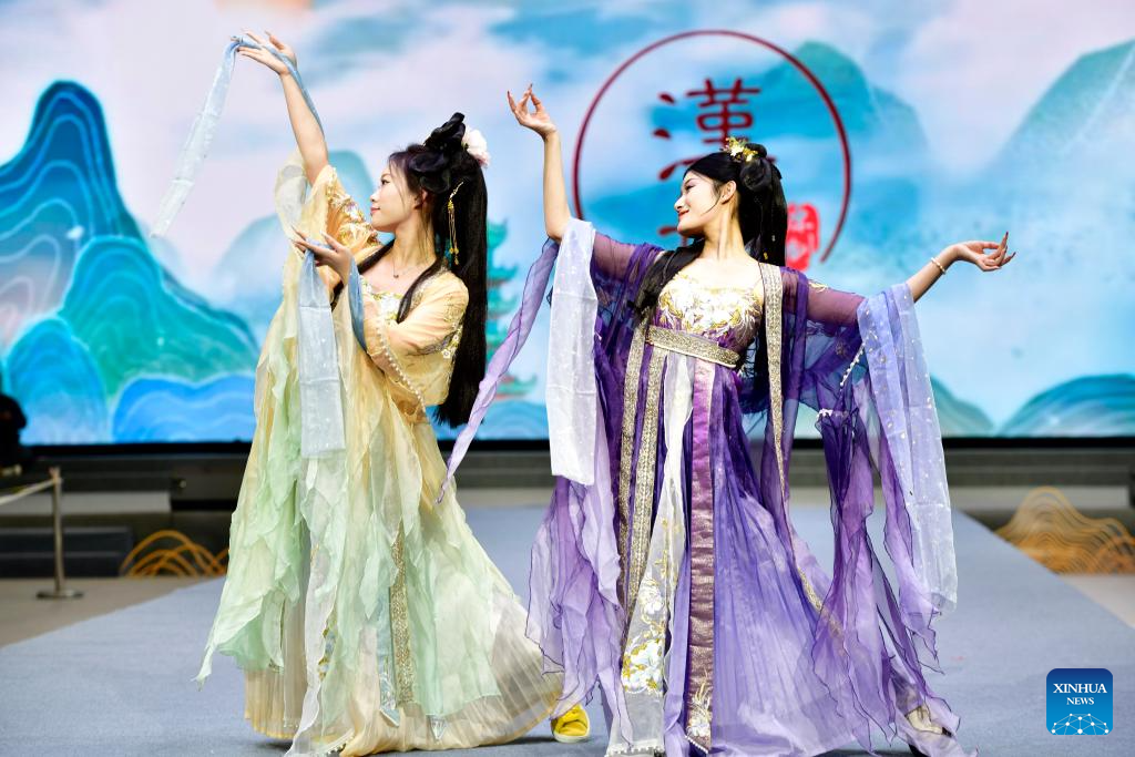 Caoxian County in E China develops complete Hanfu industrial chain
