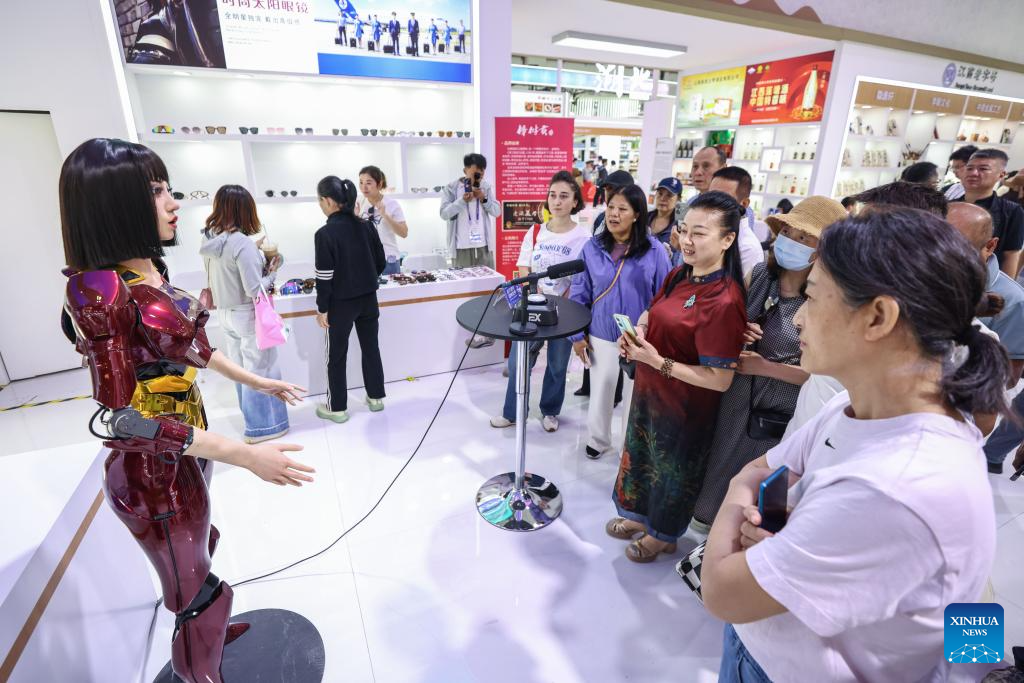 Chinese brands showcased at ongoing CICPE in Haikou