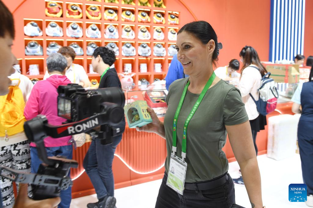 Chinese brands showcased at ongoing CICPE in Haikou