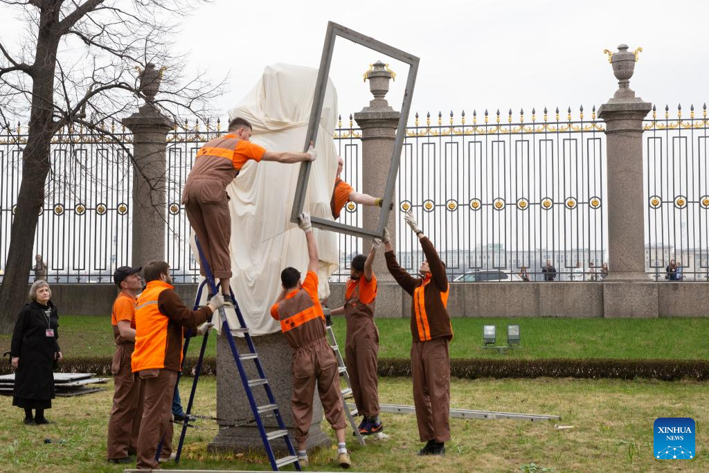 Protective devices on sculptures removed at Summer Palace in St. Petersburg, Russia