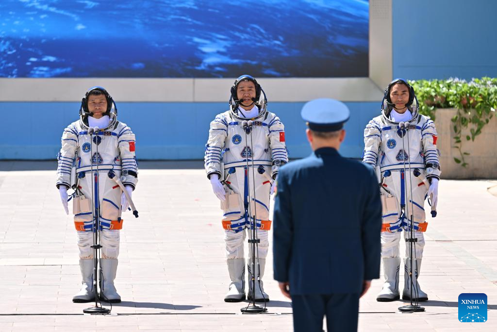Send-off ceremony held for Chinese astronauts of Shenzhou-20 mission