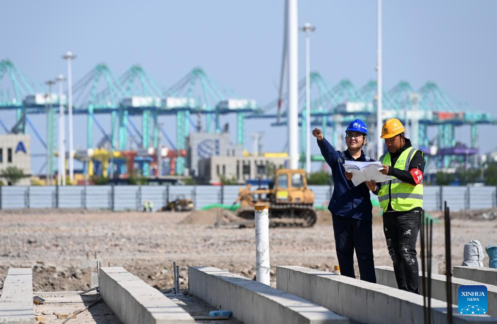 Construction projects of Tianjin Port underway in north China
