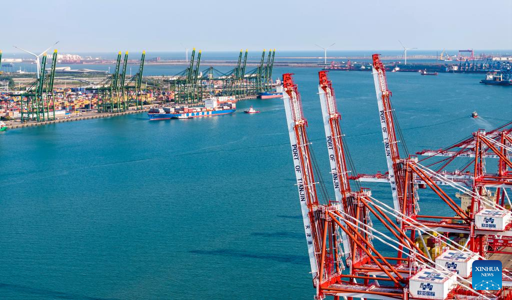 Construction projects of Tianjin Port underway in north China