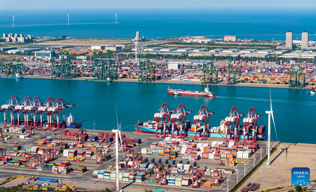 Construction projects of Tianjin Port underway in north China