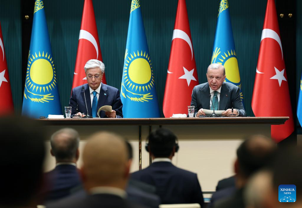 Turkish, Kazakh presidents discuss cooperation in energy, investment