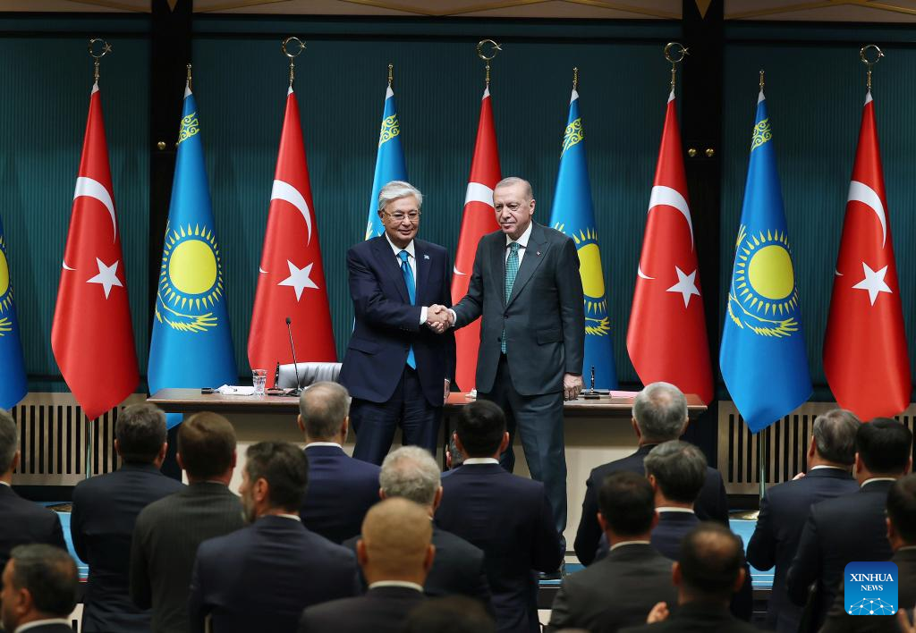 Turkish, Kazakh presidents discuss cooperation in energy, investment