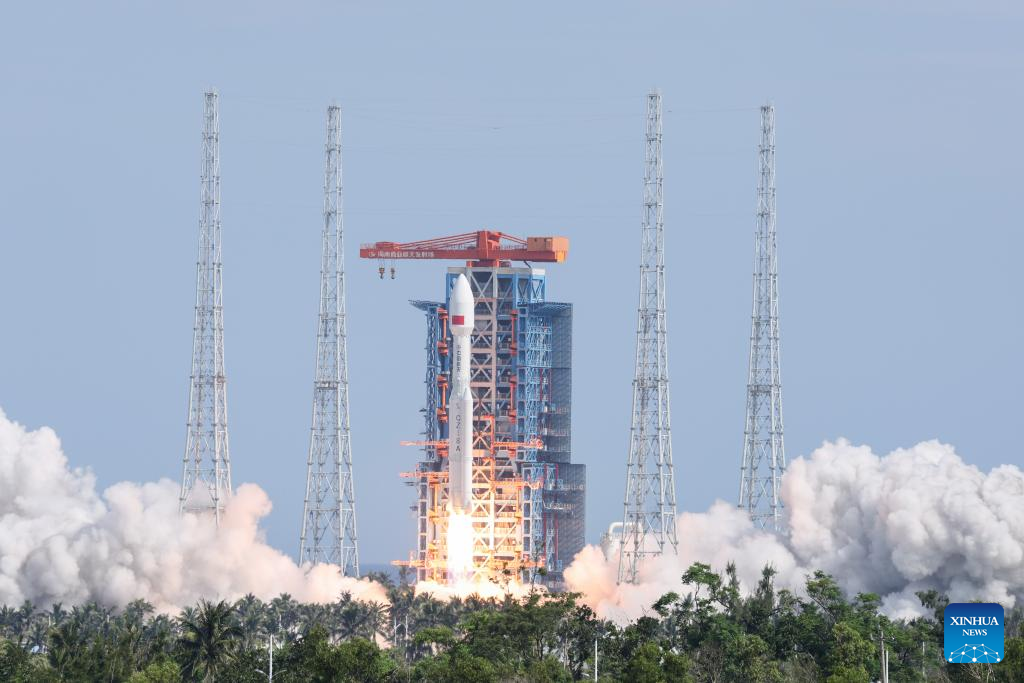 China launches low Earth orbit satellite group